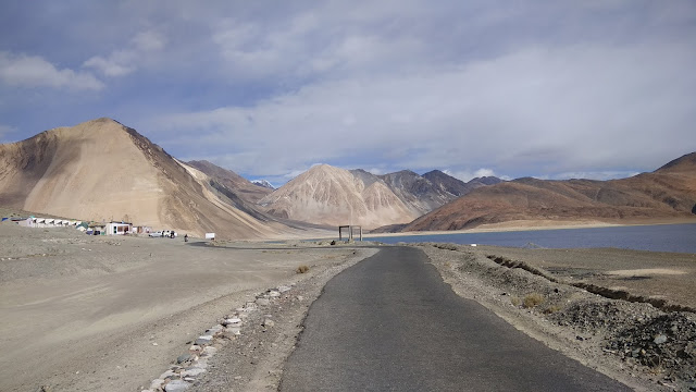 Bike Trip To Leh Ladakh | लेह लद्दाख़ यात्रा - 16 सितम्बर - पंगोंग लेक से नुब्रा वैली photo 4