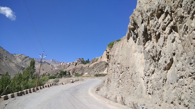 Bike Trip To Leh Ladakh | लेह लद्दाख़ यात्रा - 19 सितम्बर - लेह से सोनमर्ग photo 3